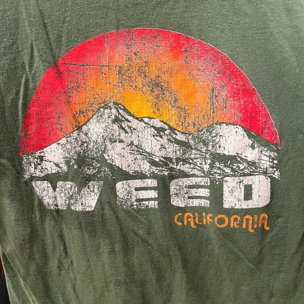 Gildan Olive “Weed California” Graphic T-Shirt